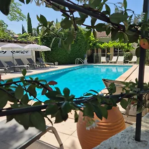 Hotel La Garrigue & Bar Piscine, Venasque